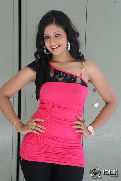 Sandeepthi-at-Dollar-Ki-Maro-Vaipu-Movie-First-Look-Launch